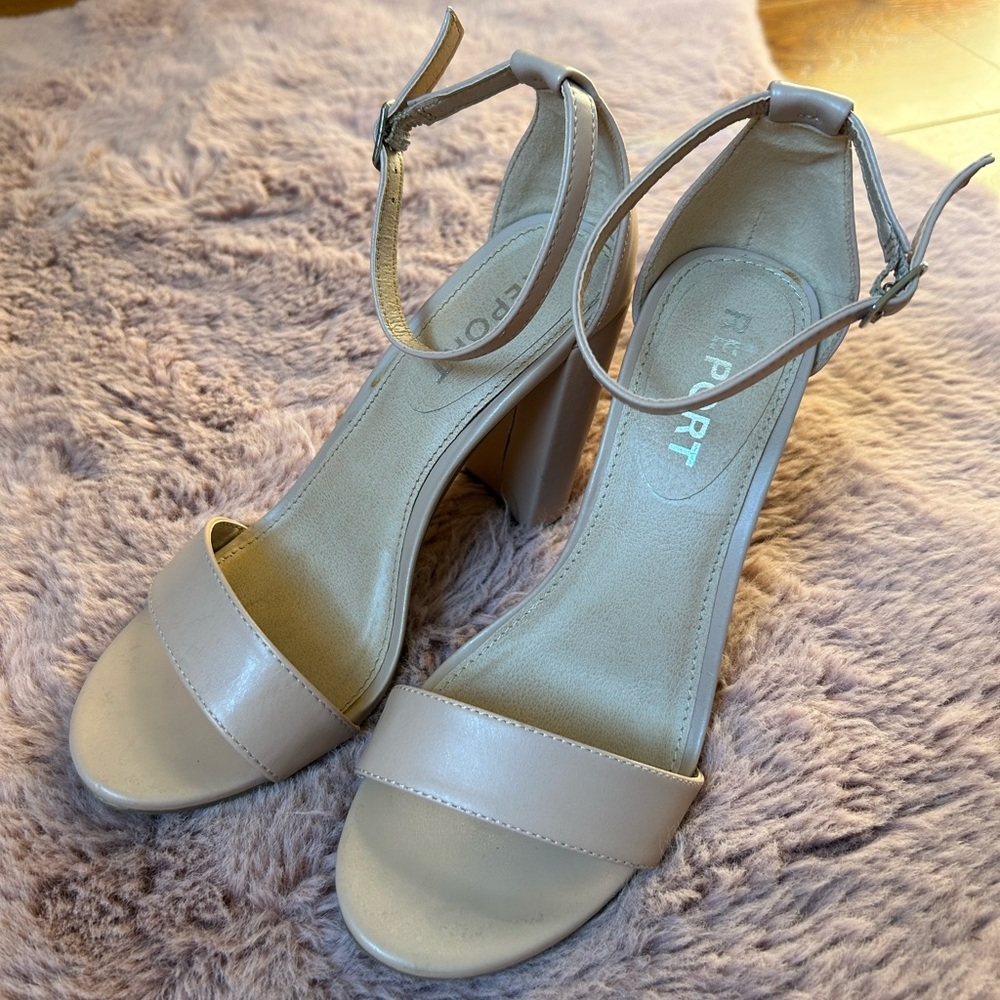 Report Women’s Nude Chunky Heels - Picture 2 of 7